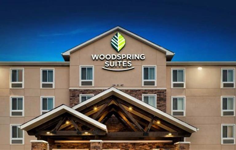 خرید WoodSpring Suites  توسط Choice - تصویر 1
